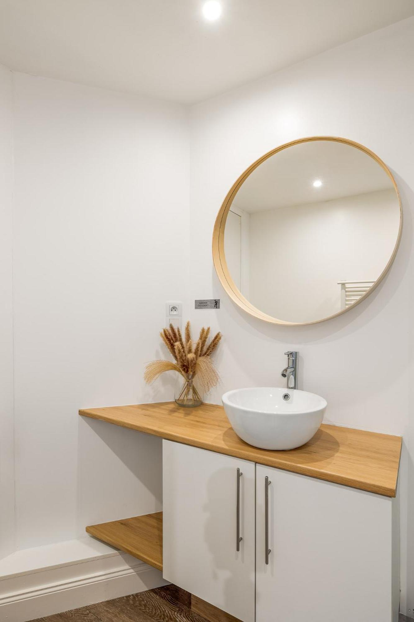 Maya Appartements & Suites Cosne-Cours-Sur-Loire Bagian luar foto