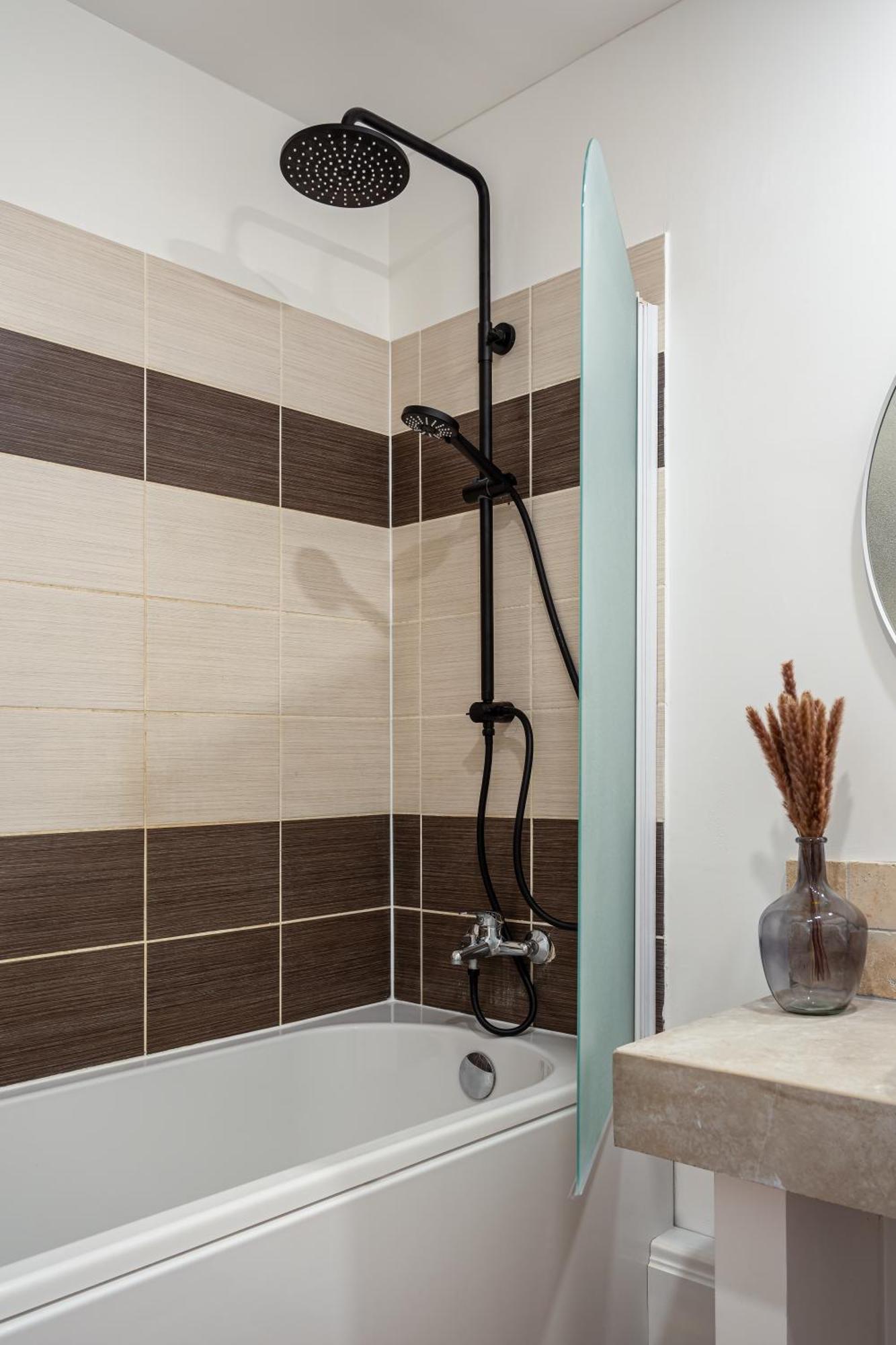 Maya Appartements & Suites Cosne-Cours-Sur-Loire Bagian luar foto